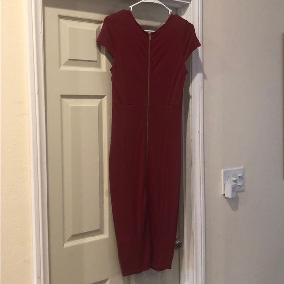 Maroon slim dress - Picture 1 of 4